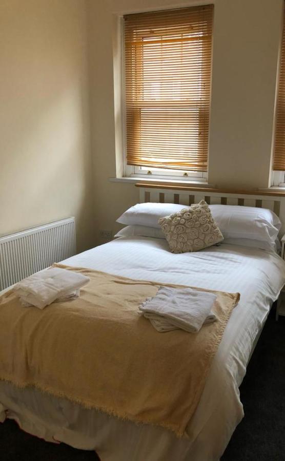 The Newbridge Hotel ภายนอก รูปภาพ
