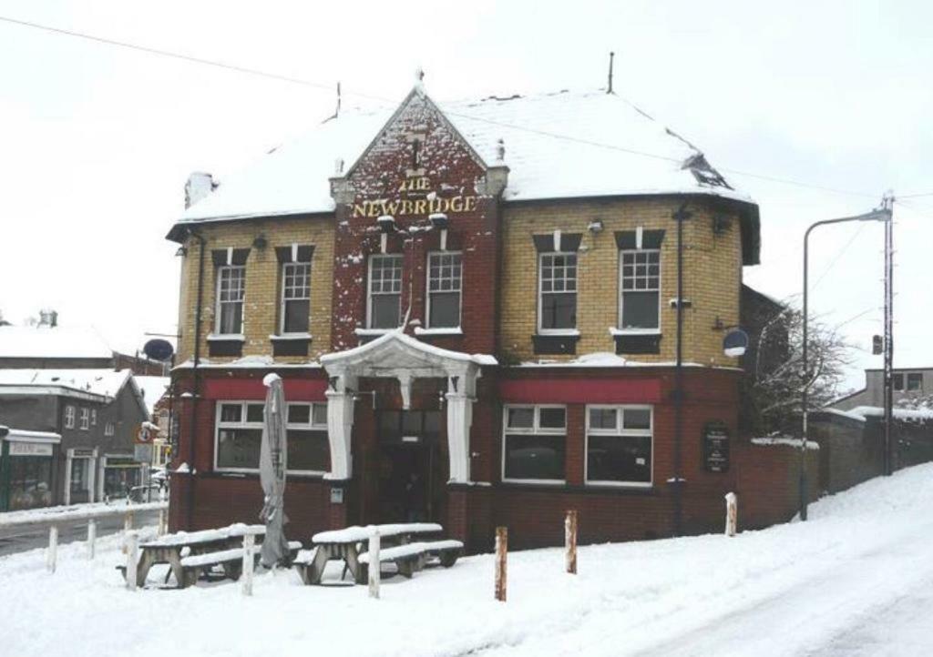 The Newbridge Hotel ภายนอก รูปภาพ