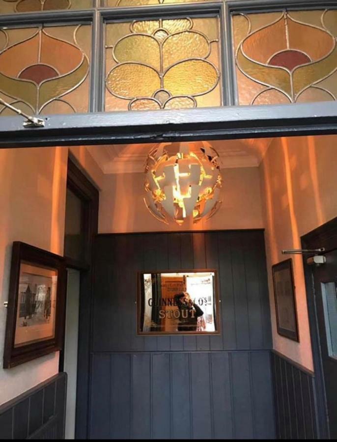 The Newbridge Hotel ภายนอก รูปภาพ